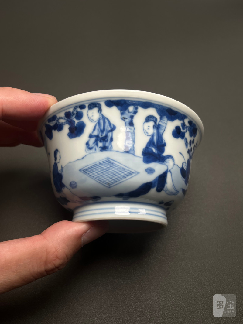 清雍正  青花“侍女对弈”图盖碗 - 图10